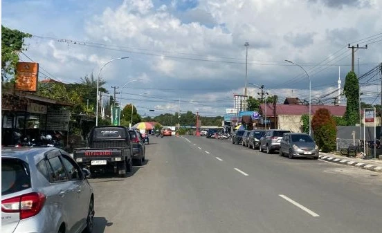 Lurah Melayu : Jalan Sudah Diperlebar , Parkir Liar Harus Dihentikan !